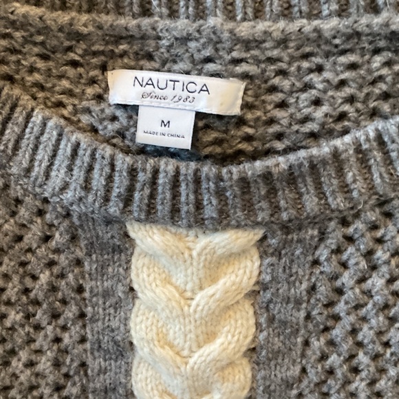 Nautica women’s sweater - Picture 2 of 2